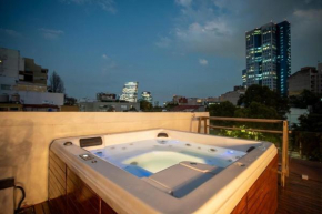 Luxury House with Terraces and Jacuzzi